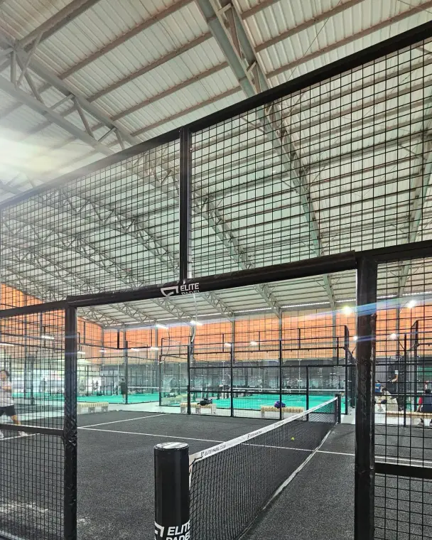 Black-turf super-panoramic court